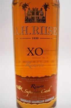 XO Reserve Superior Cask Rum 9 XO Reserve Superior Cask Rum -Feine Spirituosen dsc01050