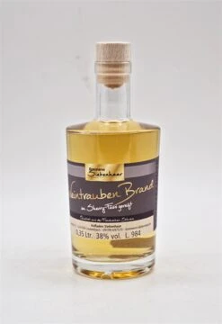 Weintraubenbrand Im Sherryfass Gereift